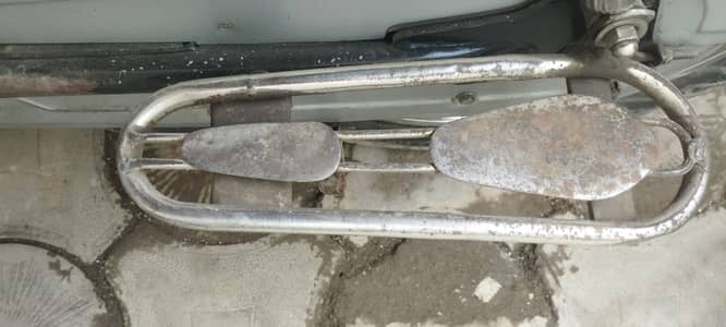 Motorcycle Rear footrest for Honda CD 70 & CG 125 FOR URGENT SALE