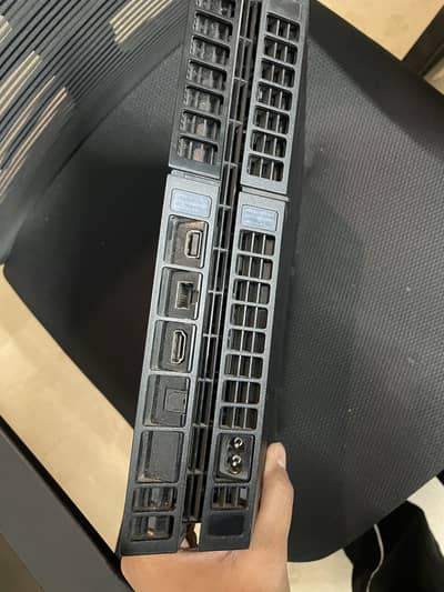 PS4 Fat 500 gb with 2 controllers