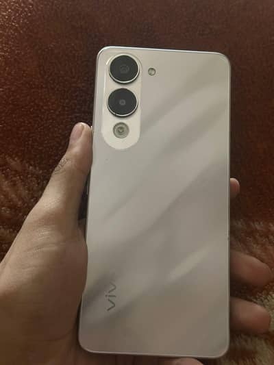 vivo y04 4/64 with box charger