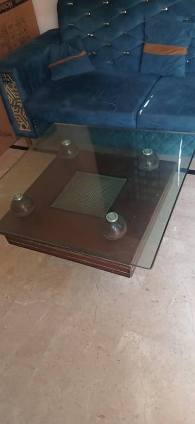 Center Table with 8mm glass