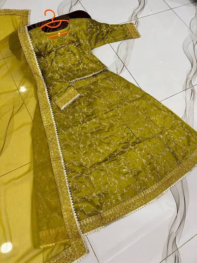 kids embroidered skirt and duppata