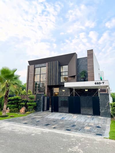 1 kanal Luxury brand new house Available For Rent