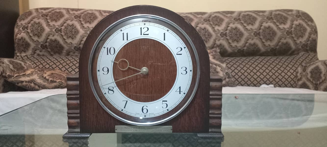 antique clock 0