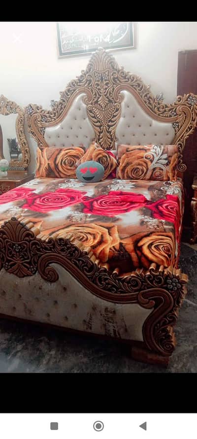 wooden bed 2 side table dressing table