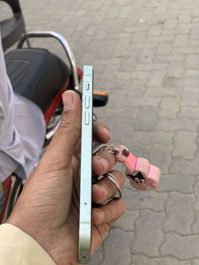 Iphone 12 fectory 10 by  9 Battery health 84