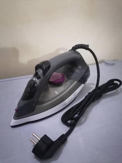 New Dry+Steam Iron Light weight (Dawlance) Light Weight Istri