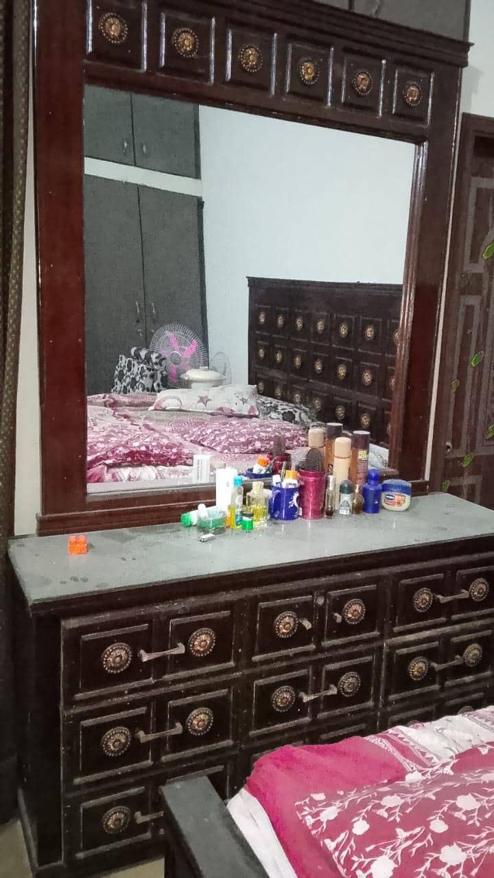 dressing table 0