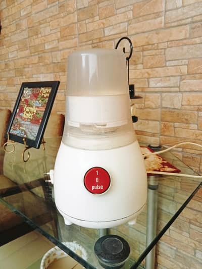 Chopper With Masala Grinder.