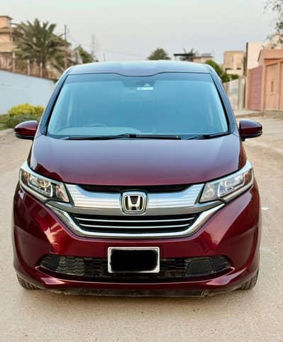 Honda freed 2017/24 7 seater,available in Karachi