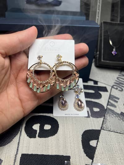 Women's jewelry available at Reasonable rates