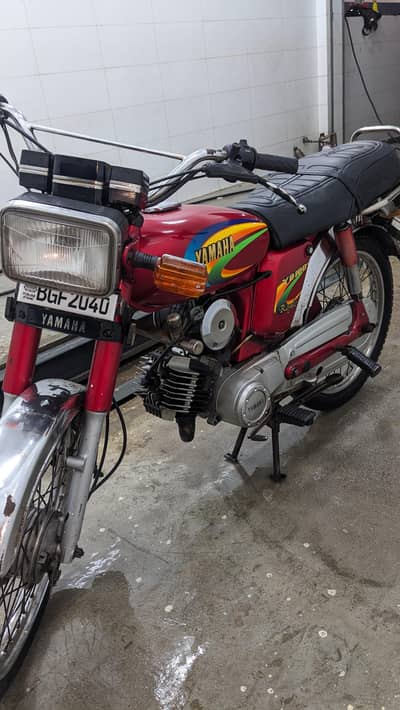 Yamaha 100cc 2 Stock total Genuine Bike 10 by 9.5