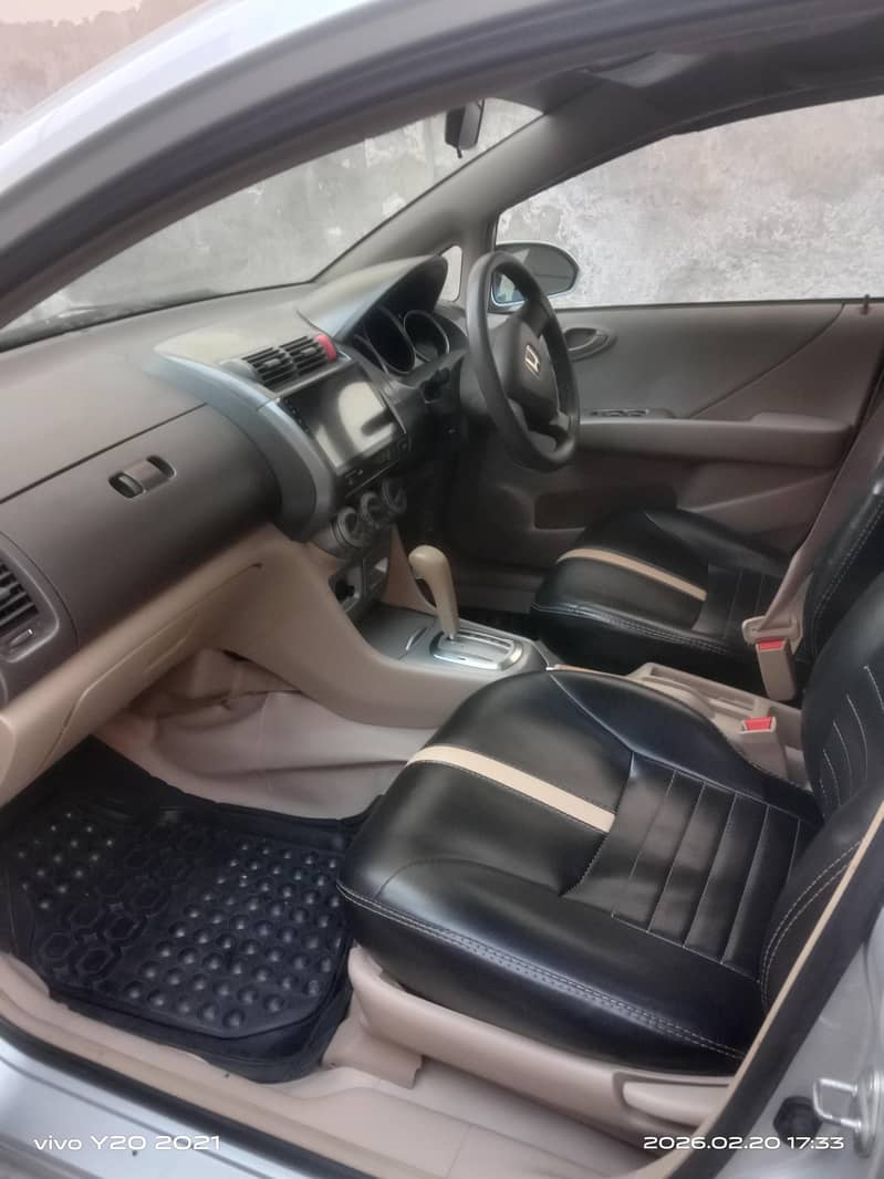 گاڑی نیو حالت میں ہے ۔ اس میں کسی قسم کا کام نہیں ہونے والا 3