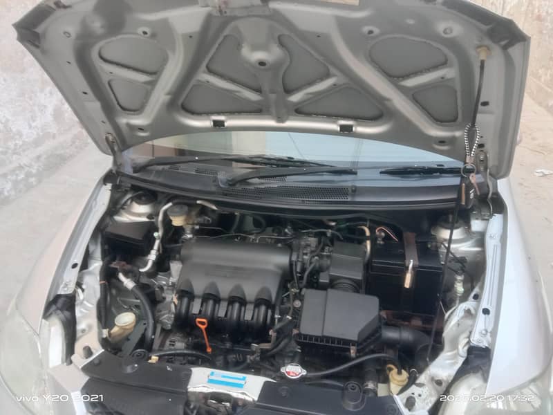 گاڑی نیو حالت میں ہے ۔ اس میں کسی قسم کا کام نہیں ہونے والا 8