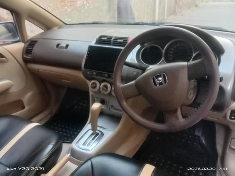 گاڑی نیو حالت میں ہے ۔ اس میں کسی قسم کا کام نہیں ہونے والا 9