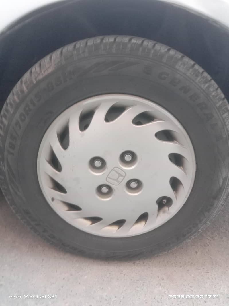 گاڑی نیو حالت میں ہے ۔ اس میں کسی قسم کا کام نہیں ہونے والا 13