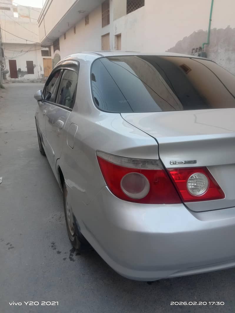 گاڑی نیو حالت میں ہے ۔ اس میں کسی قسم کا کام نہیں ہونے والا 15