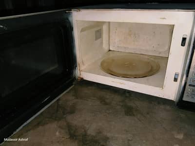 Medium size oven Good working condition