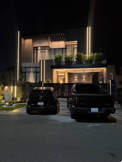 PHASE 6 1-KANAL BRAND NEW FULLY MAINTAINED BUNGALOW IS AVAILABLE FOR SALE.