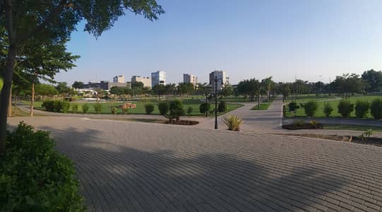 1 Kanal Confirm plot available for sale.