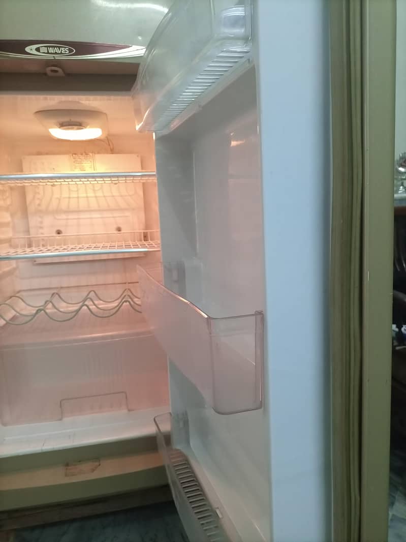 waves refrigerator 5