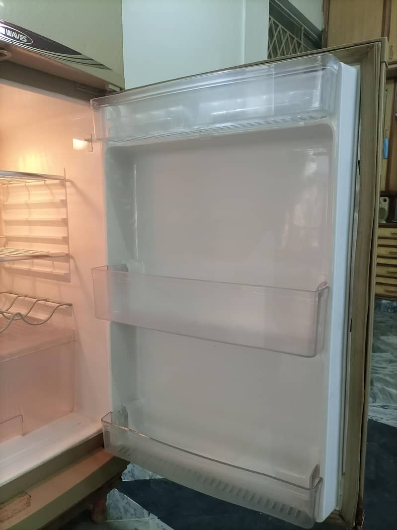 waves refrigerator 6