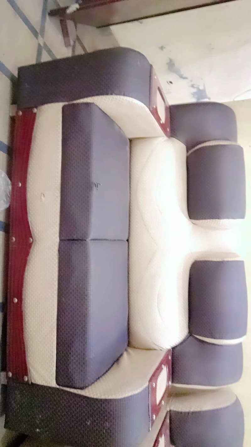 used sofa set 0