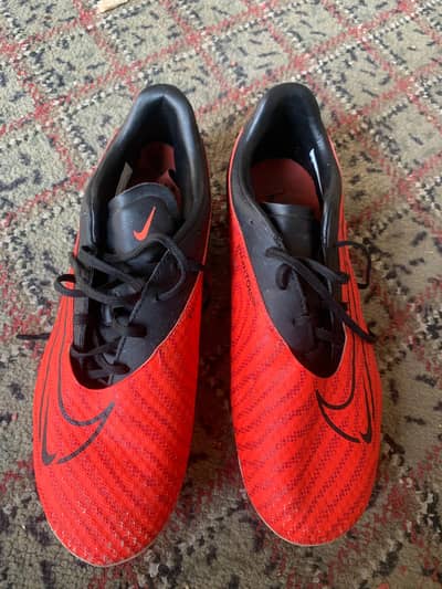 phanton football shoes