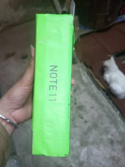 Infinix Note 11 4/128 urgently sale box charger Sath hai