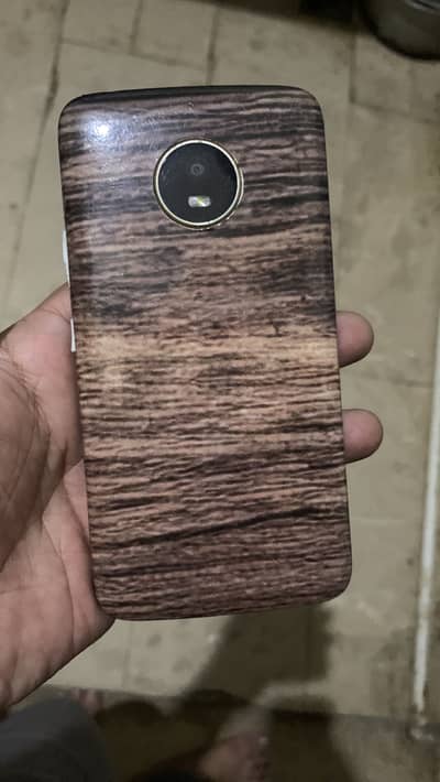 Motorola e4 available in reasonable price