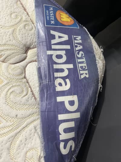 Master alpha plus spring mattress king size bed