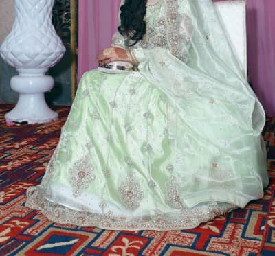 Light Green Fancy Maxi – Sirf 2 hours Use Hui