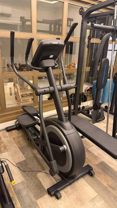 Nordic Track C5.5 Elliptical – Almost New, Excellent Condition