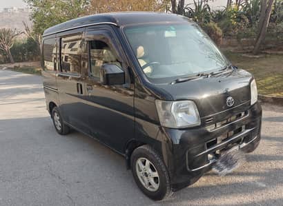 Toyota pixis Turbo van 2013.