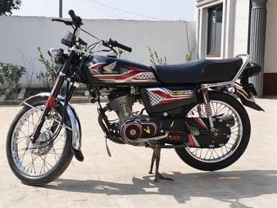 Honda 125 Black Color 2024 model