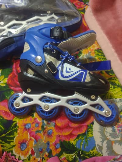 skating shoes & safety helmet