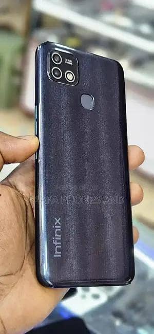 Infinix note 10i. 4gb ram 128gb rom