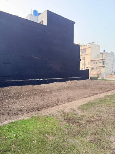 This Is Your Chance To Buy Prime Location Residential Plot In Park View City - Overseas Block Lahore