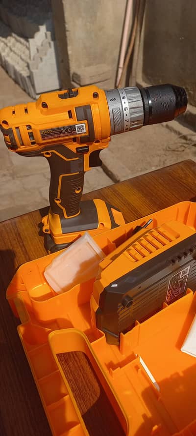 Cordless drill machine