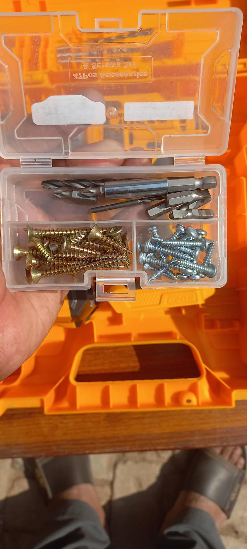 Cordless drill machine 5