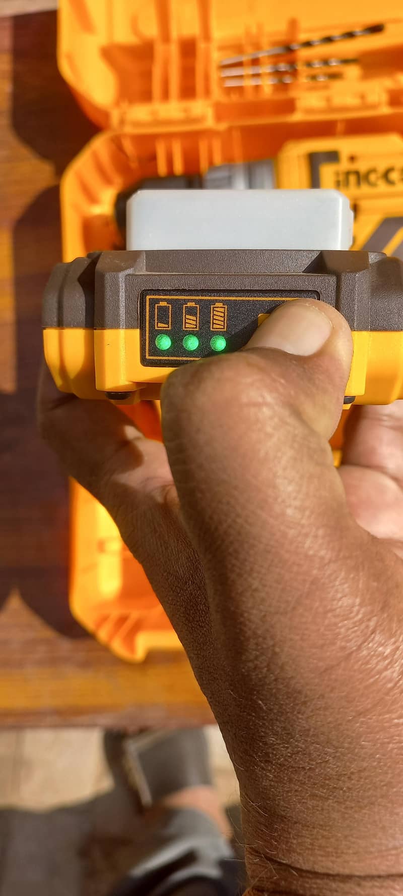 Cordless drill machine 6