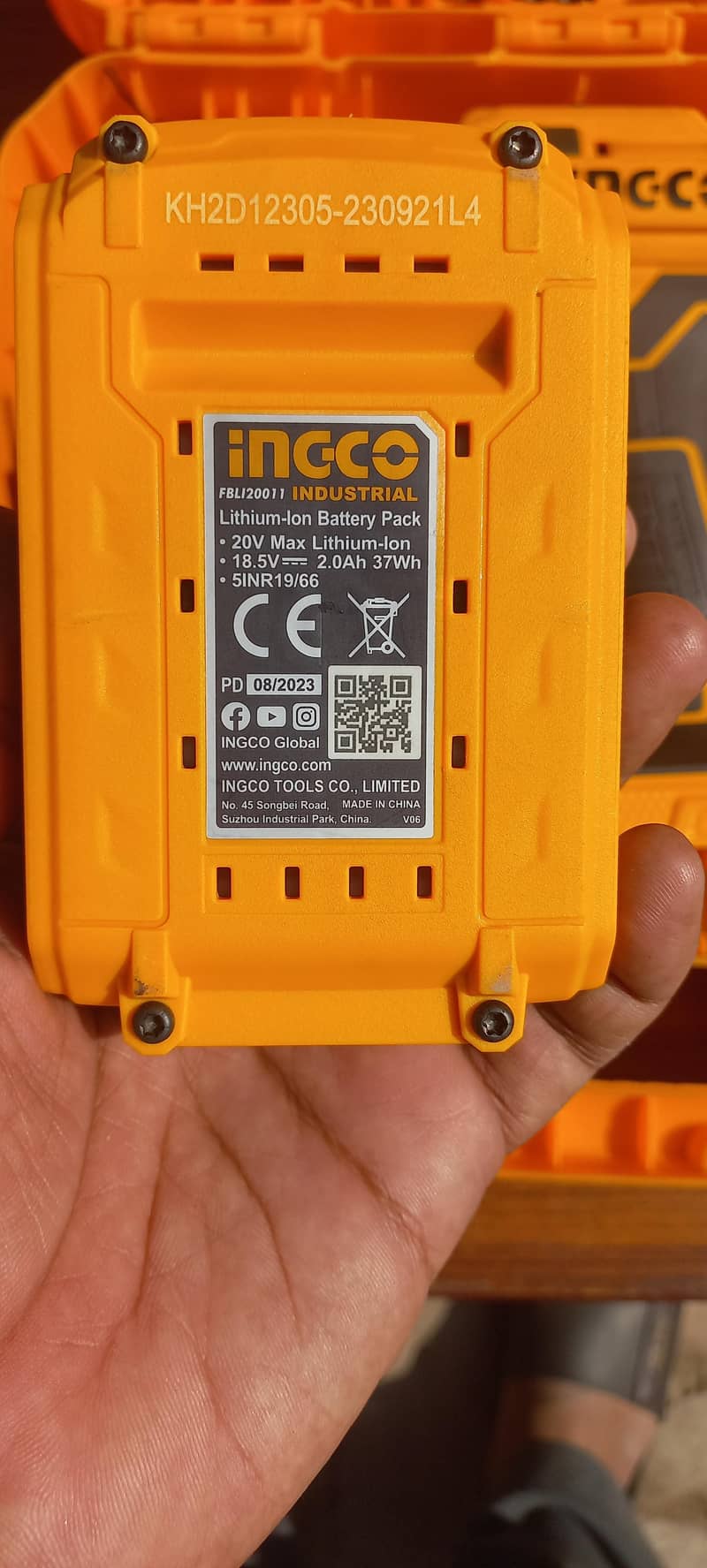 Cordless drill machine 9