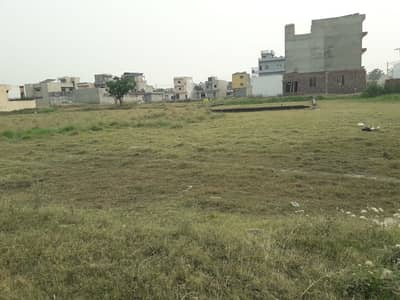 8 Marla Plot For Sale