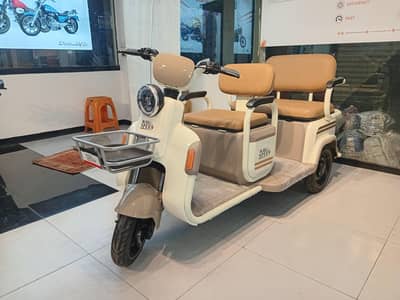 Hi Speed Golf 3 Wheeler Electric Scooty 2026 Model Zero Meter