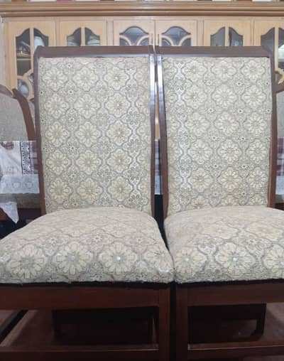 2 dinning chairs are available