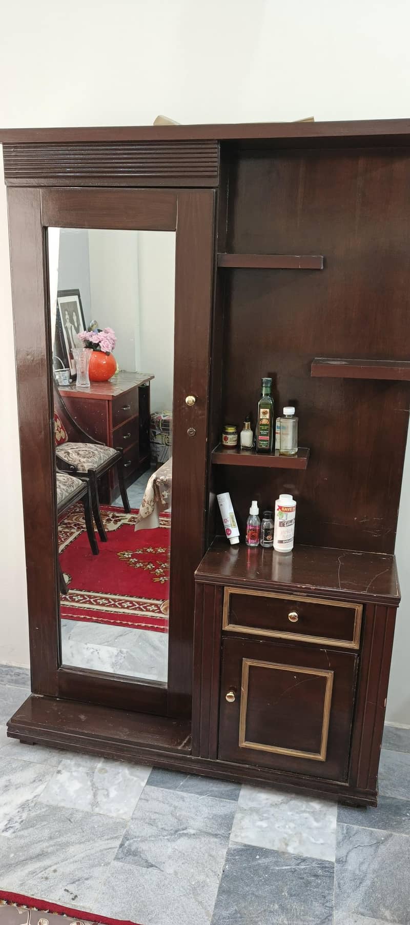Used Dressing Table 0