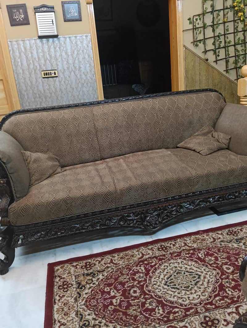 5 seater sofa 0