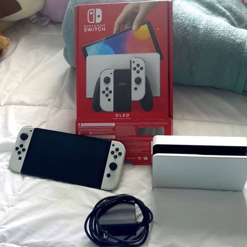 Nintendo Switch OLED White 3