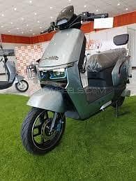 Hi Speed RM-i700 Electric Scooty New EV Scooter For Adults