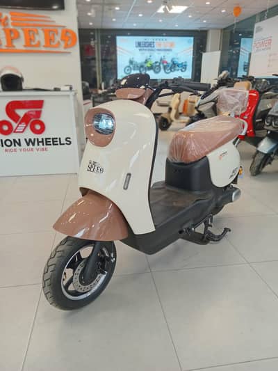 Hi Speed RM-i300 NEO Electric Scooty/EV Scooter