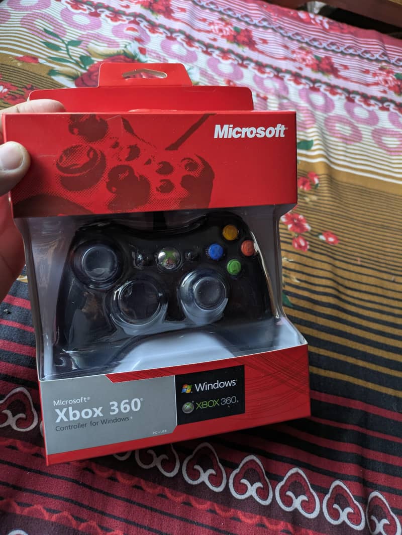 Xbox 360 black controller 0